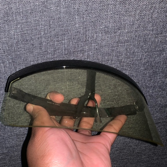 Visors/glasses 2 - Picture 2 of 2
